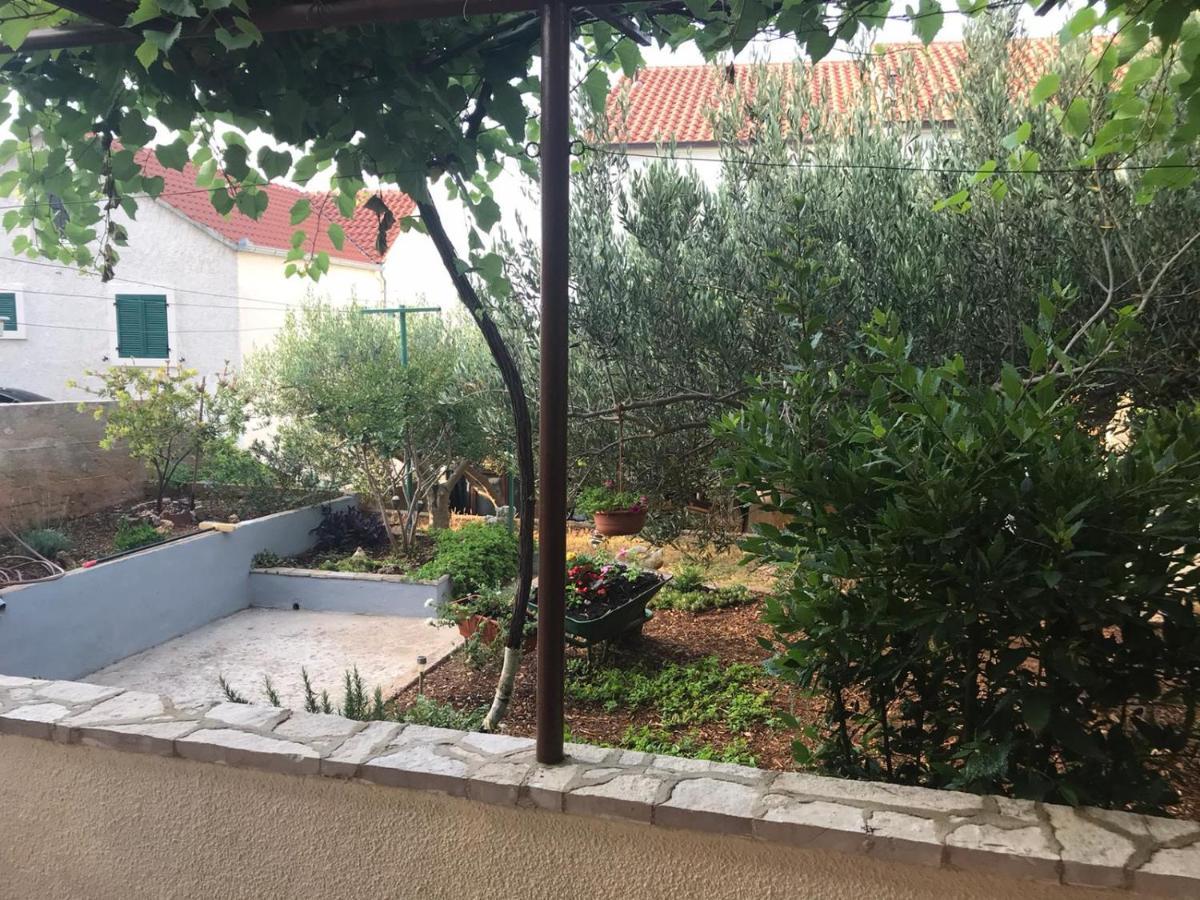 Apartmani Katarina Bol Dış mekan fotoğraf