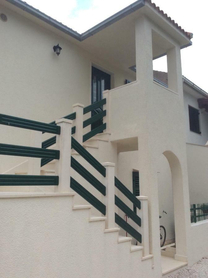 Apartmani Katarina Bol Dış mekan fotoğraf