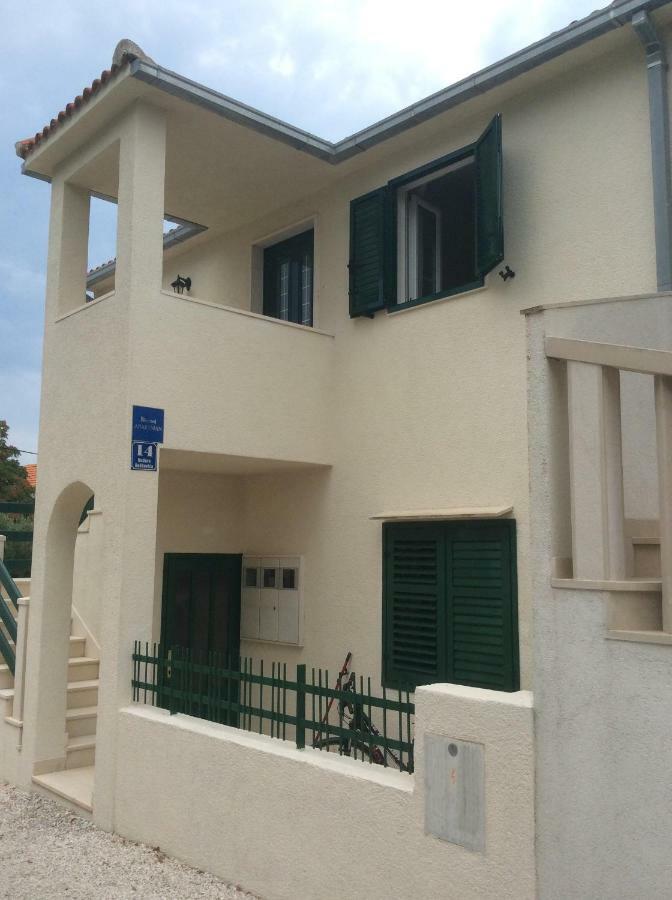 Apartmani Katarina Bol Dış mekan fotoğraf